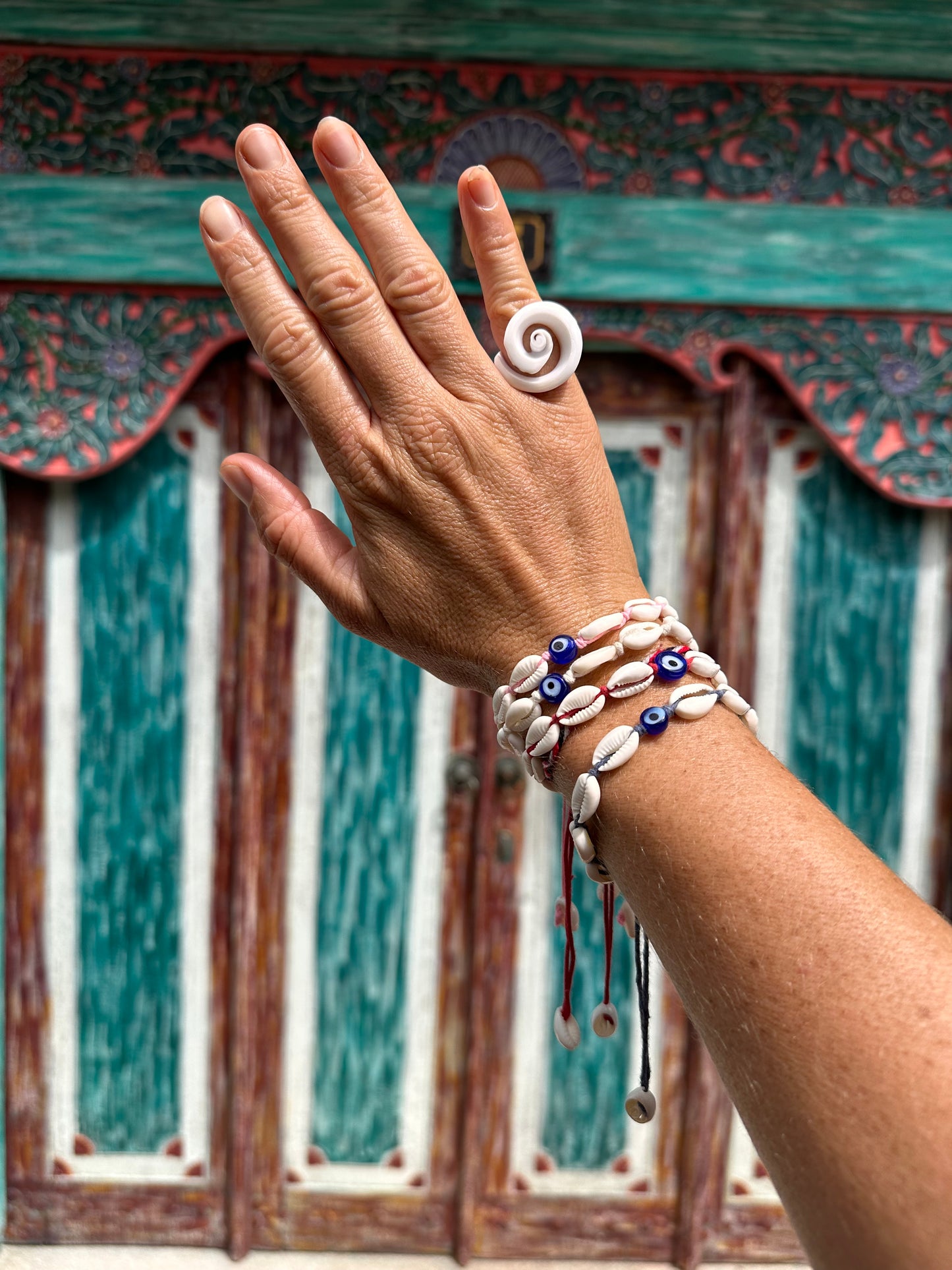 Shell tie bracelet