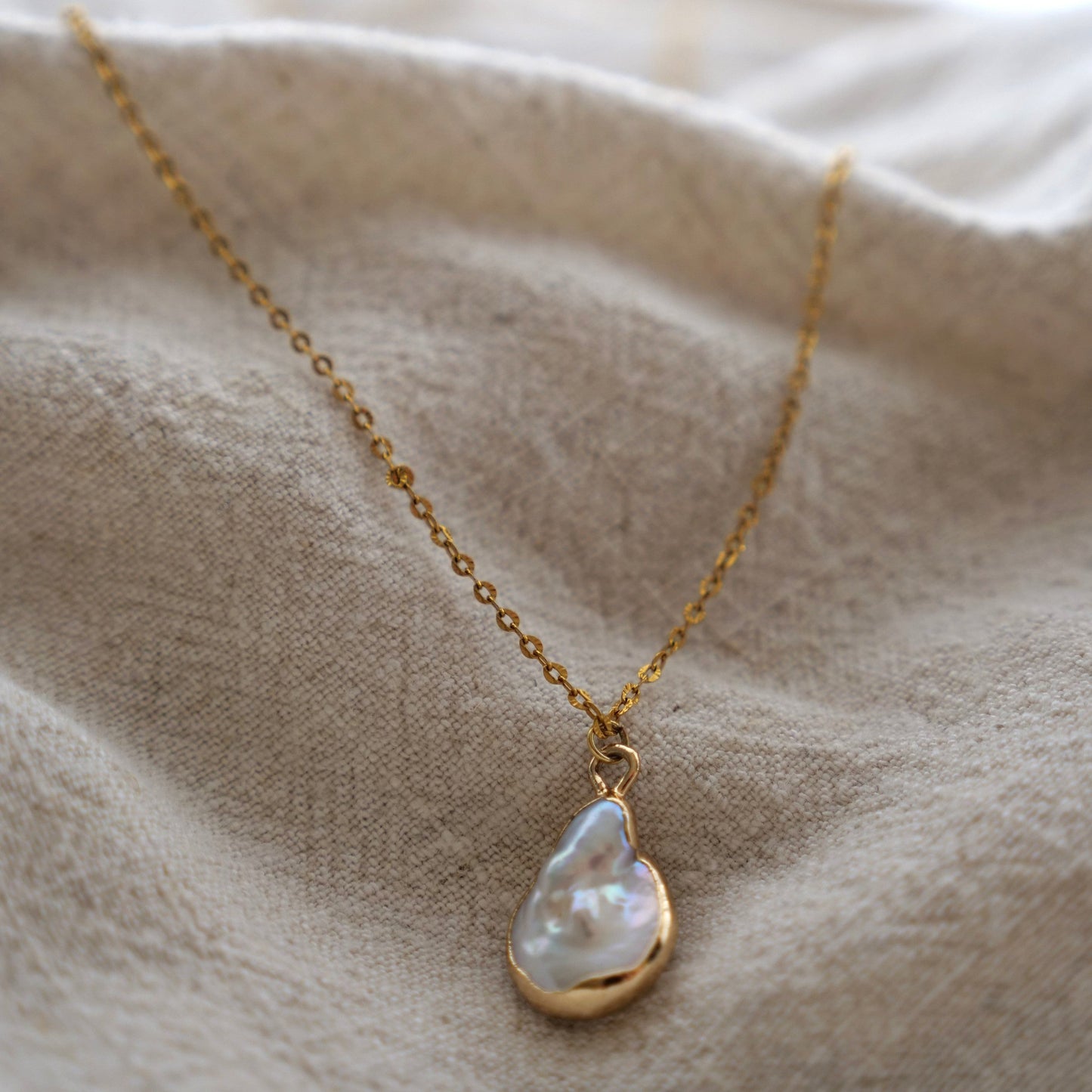 Pearl Droplet Necklace